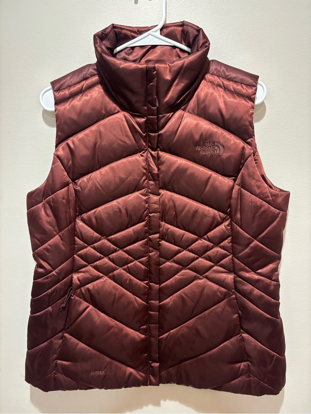 The North Face Goose Down 550 Quilted Vest in Deep Burgundy Outdoor Hiking Fall
